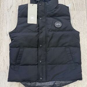 Men's Canada Goose Black Puffer black logo vest authentic message for receipt